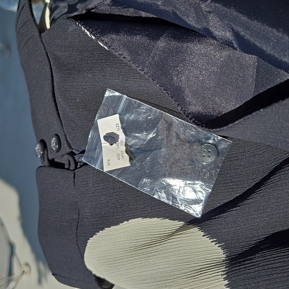 High-neck Polka Dot Top - Picture 5 of 5